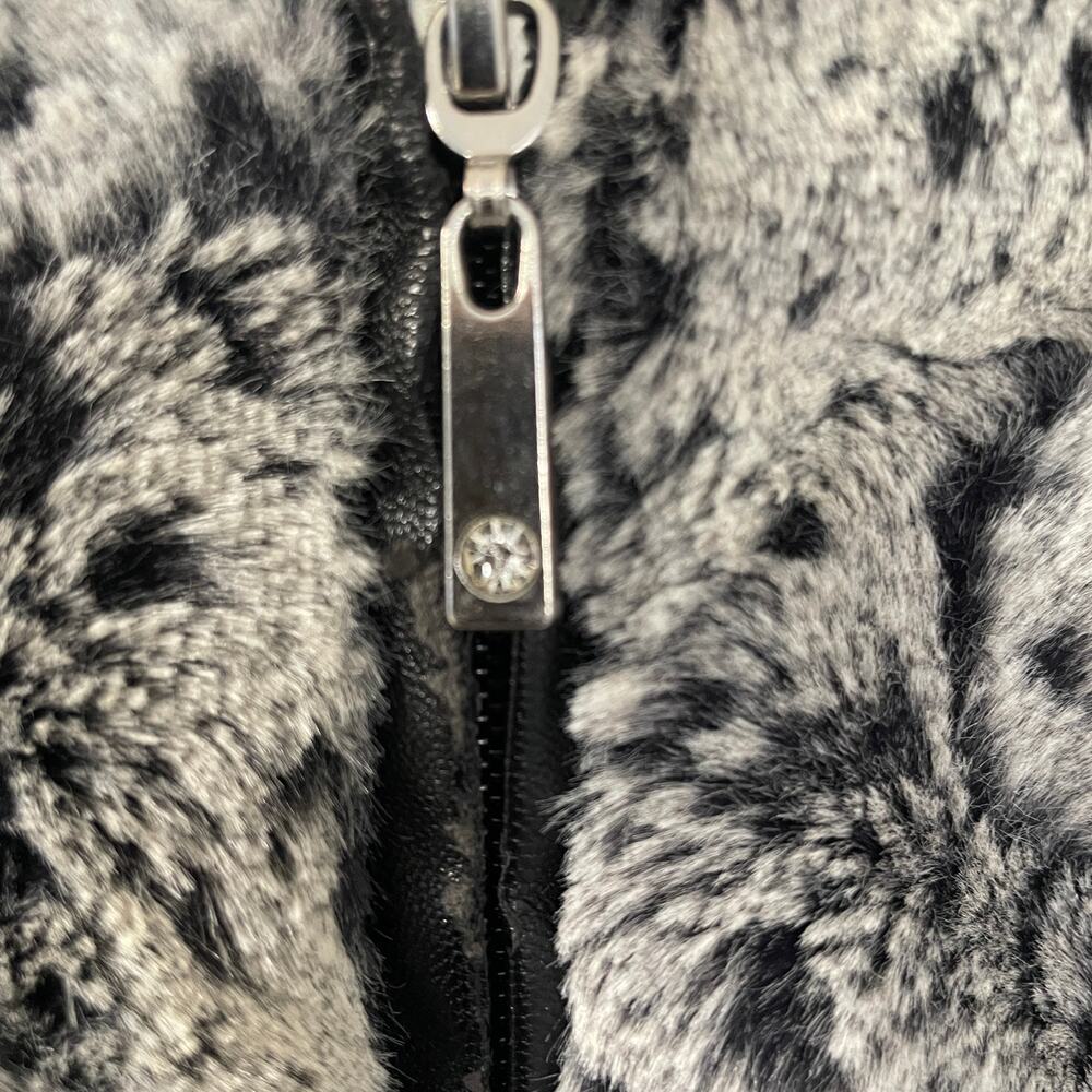 Alfred Dunner Soft Classic Faux Fur Jacket Grey Size 10P - Picture 3 of 8